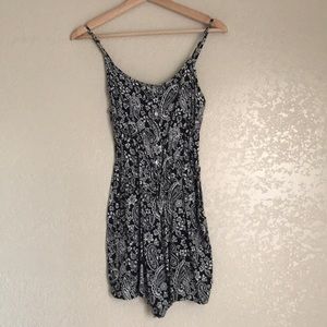 🎄(3 for $20) Dark navy blue romper, brand new